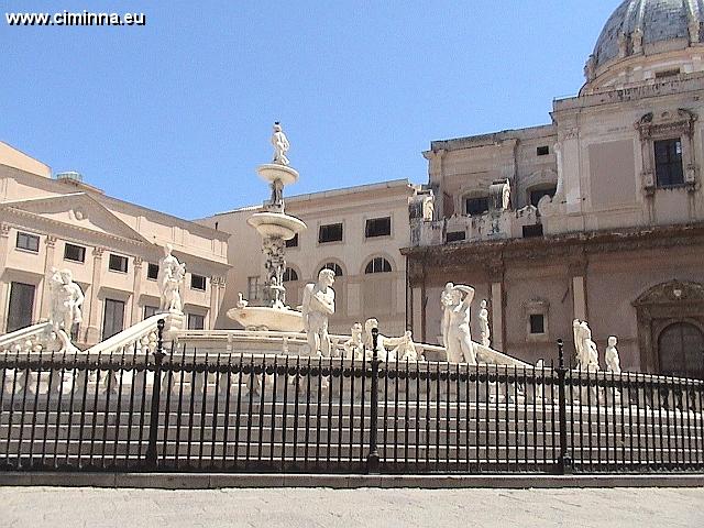 Palermo_Piazza_Pretoria_334 