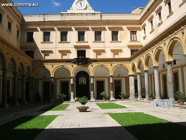 Palermo_FacoltaGiurispudenza_atrio1 